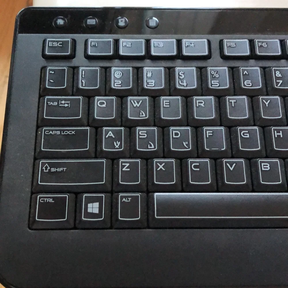 ALIENWARE keyboard. Like new. Barely used. Works perfectly. Tactile keyboard.
